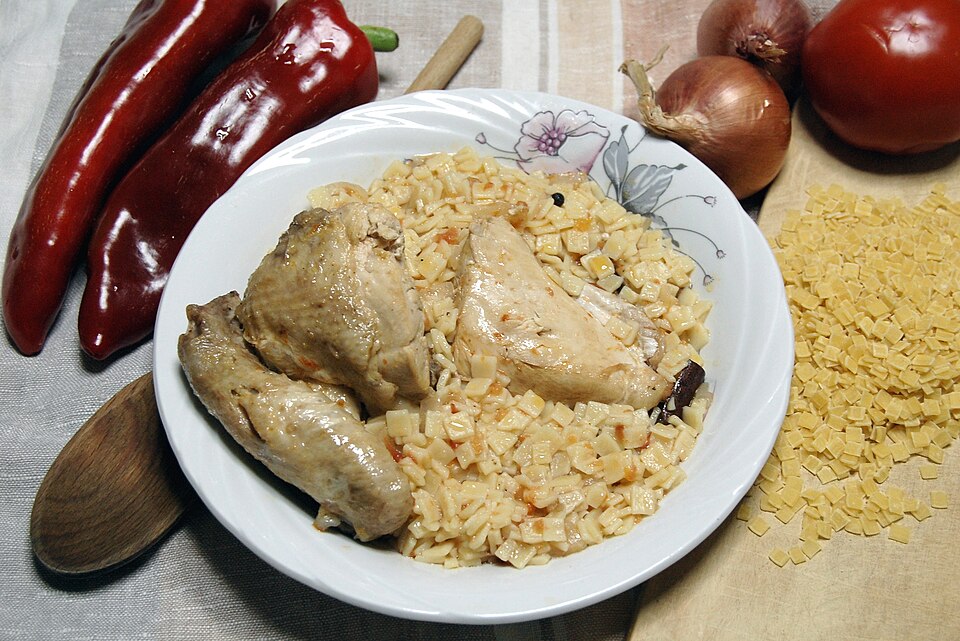 Greek hylopites egg pasta with chicken in tomato sauce