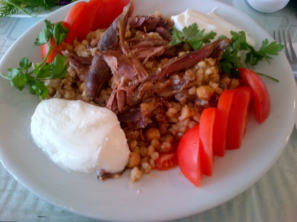 A pot of Pontic Greek keskek wheat and meat porridge