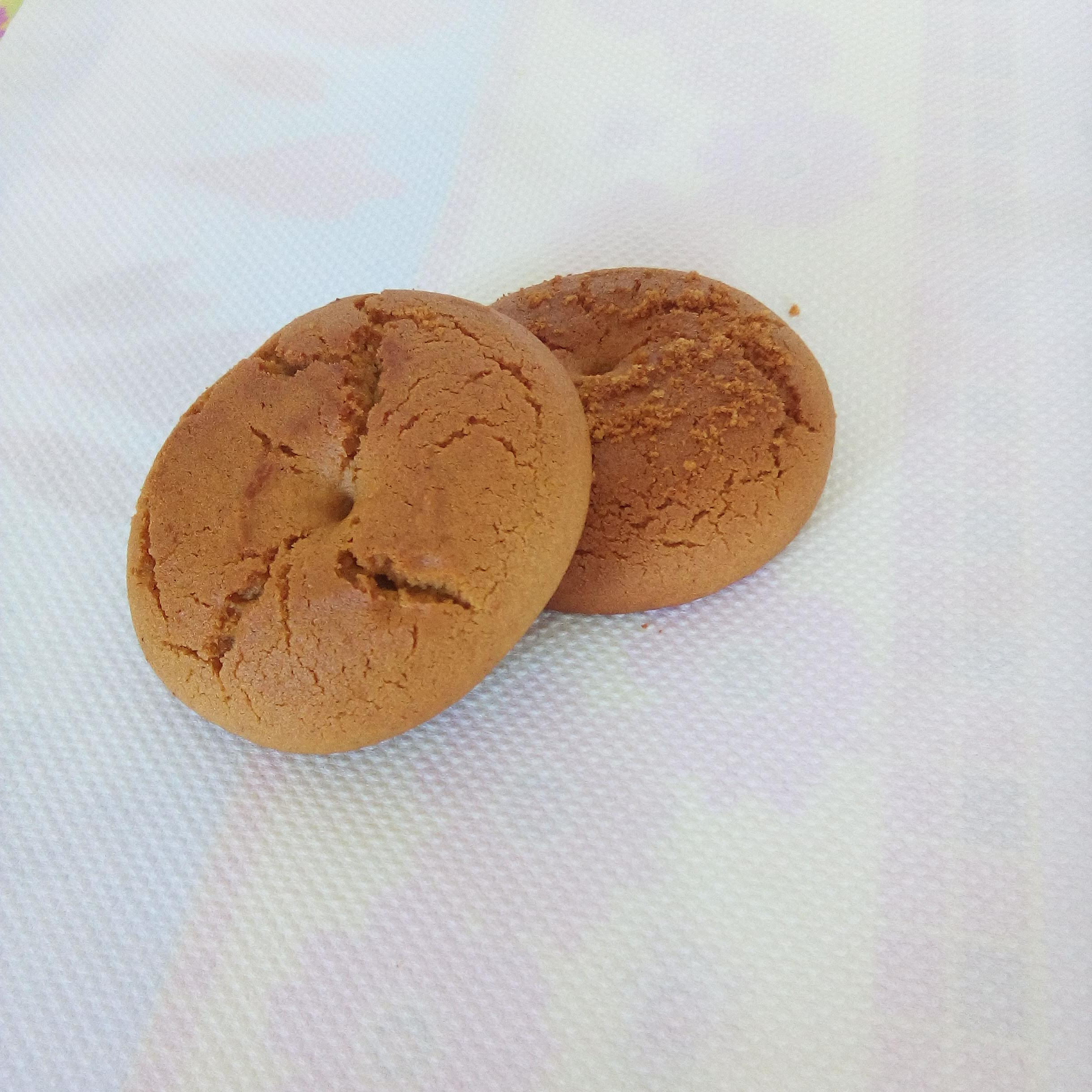 A tray of Greek moustokouloura grape must ring cookies