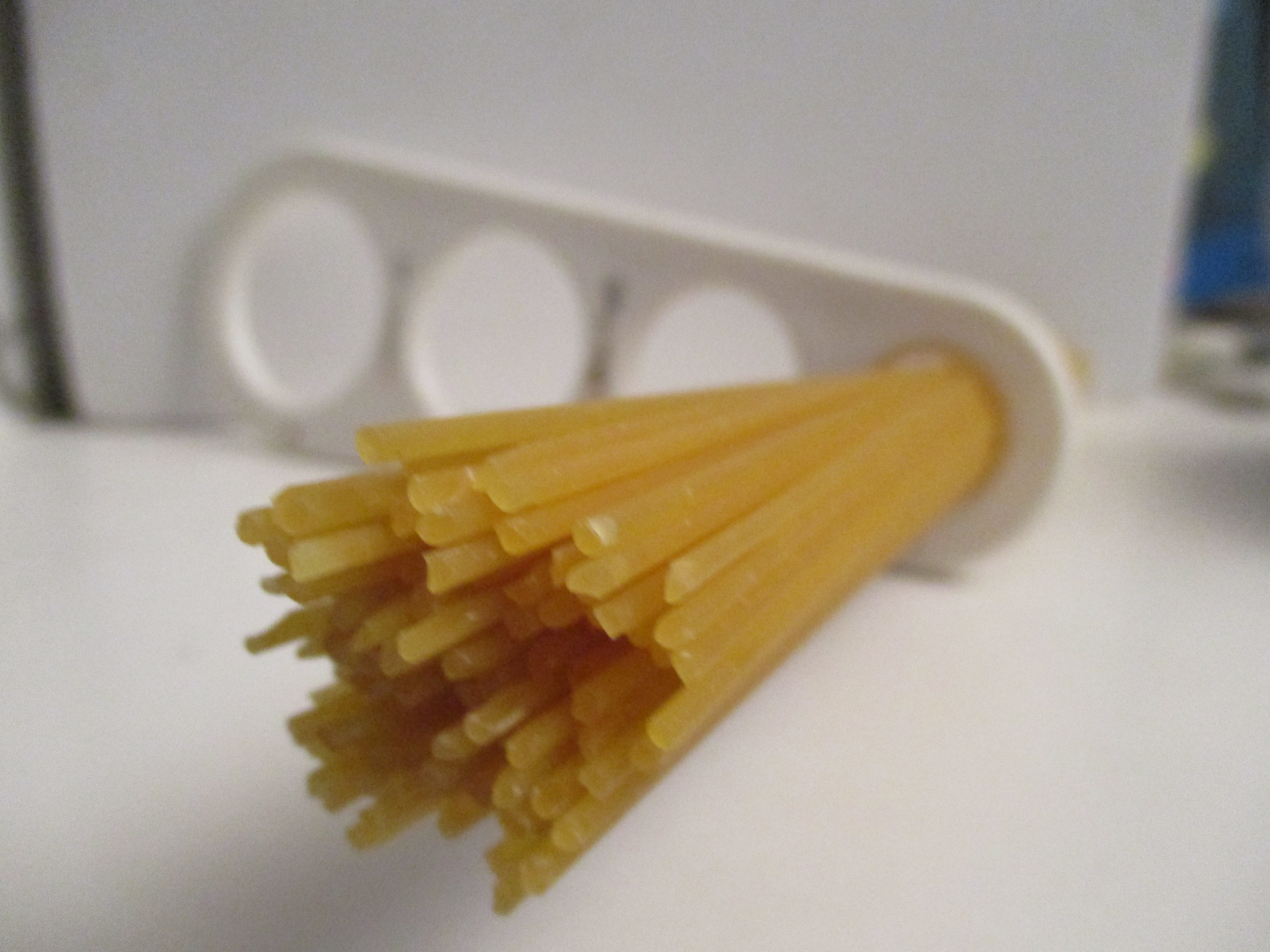 Long thick tubular pasta used for Greek pastitsio