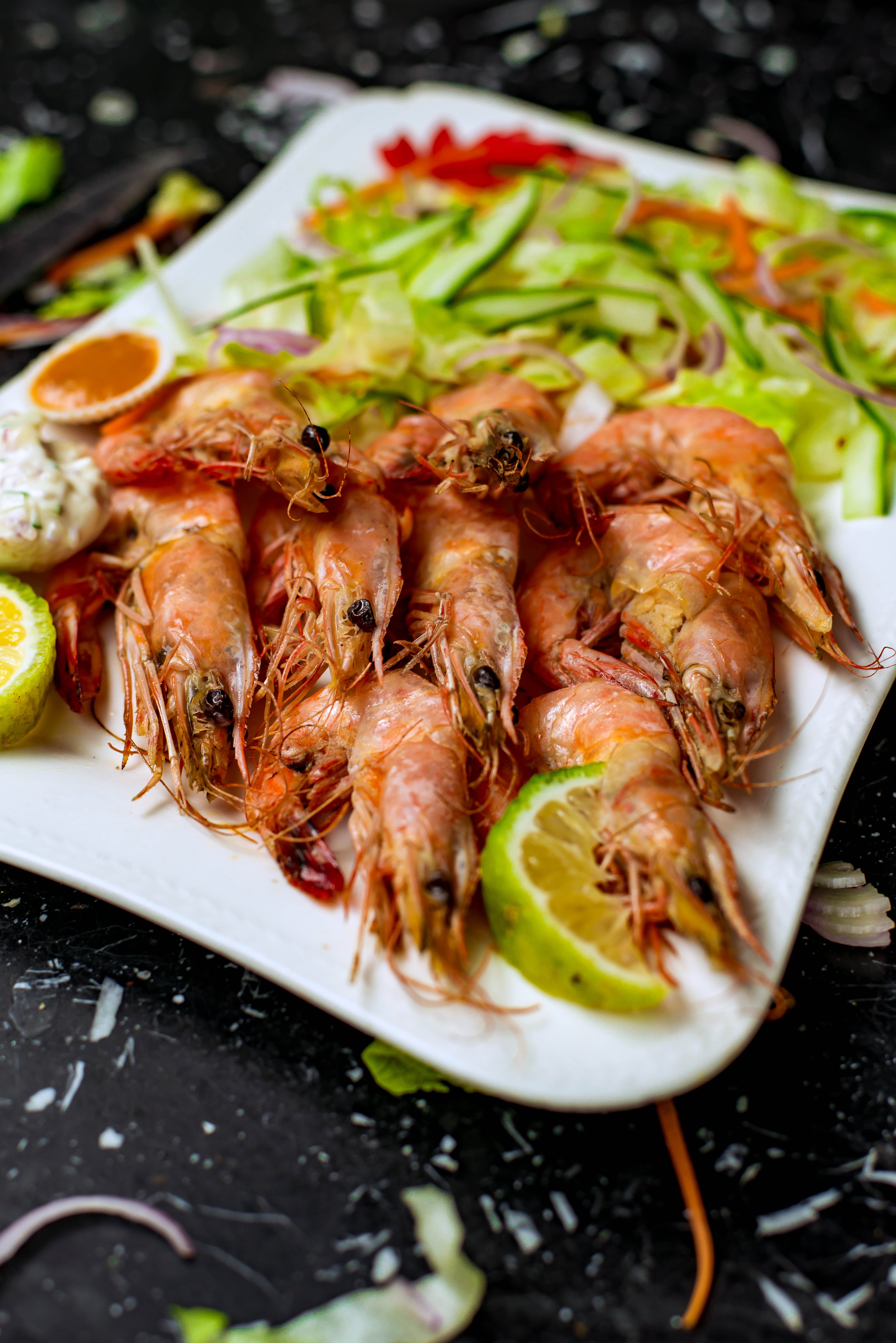 Raw king prawns, garides, with heads and shells on