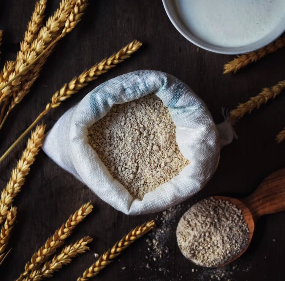 A bowl of Cretan xinohondros sour trahanas porridge
